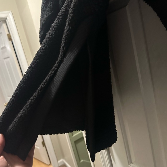 Old Navy black fleece medium pullover - Picture 3 of 4